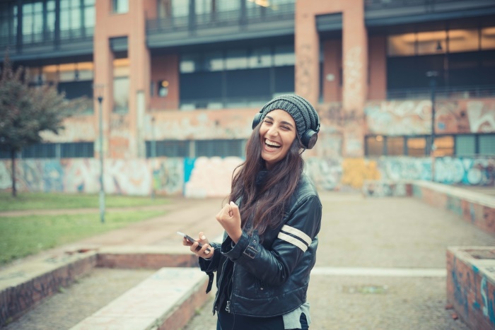 foto-mulher-fones